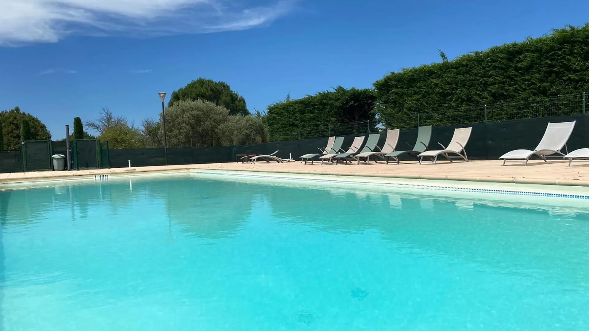 04B8 Beautiful T3 In The Heart Of Lavender - Pool Apartment Brunet France